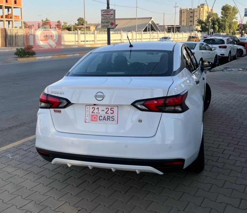 Nissan Versa